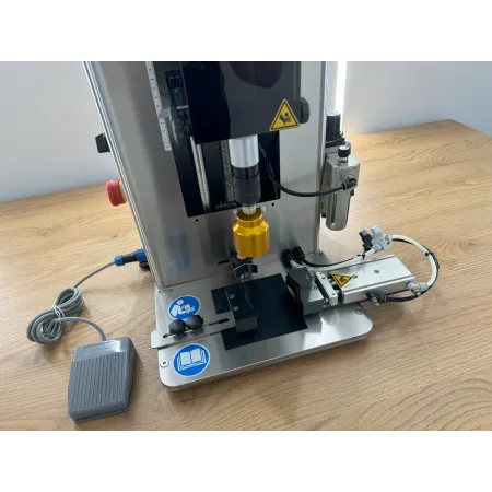 Półautomatyczna zakręcarka CC-1000 14